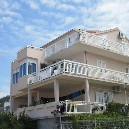 In With Sea View, Terrace, Air Conditioning, Wi-fi Gostinjska kuća *