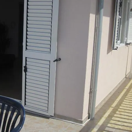 In With Sea View, Terrace, Air Conditioning, Wi-fi Gostinjska kuća *