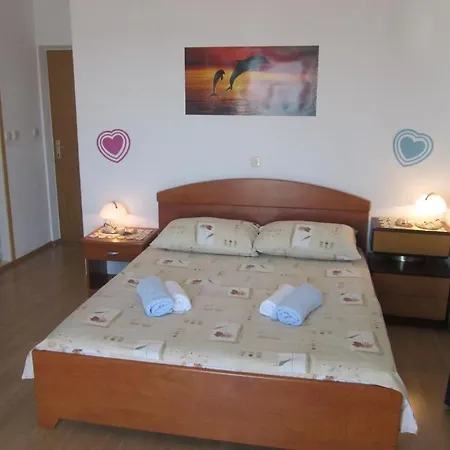 In With Sea View, Terrace, Air Conditioning, Wi-fi Gostinjska kuća *