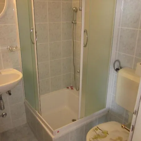 Gostinjska kuća In With Sea View, Terrace, Air Conditioning, Wi-fi *