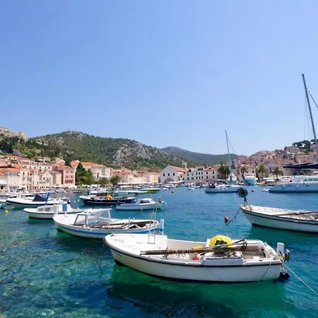 Gostinjska kuća In With Sea View, Terrace, Air Conditioning, Wi-fi Hvar Town